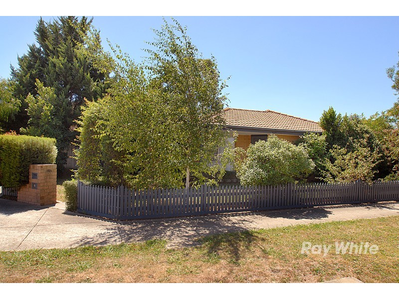 16 Pentland Drive, Narre Warren VIC 3805