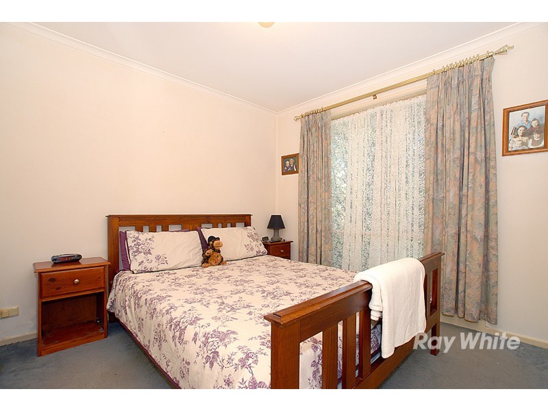 16 Pentland Drive, Narre Warren VIC 3805