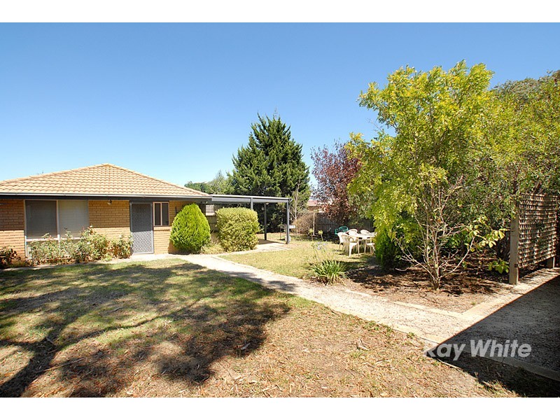 16 Pentland Drive, Narre Warren VIC 3805