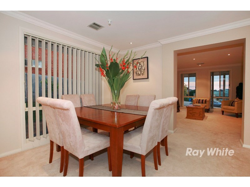 35 Earlsfield Drive, Berwick VIC 3806