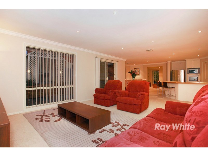 35 Earlsfield Drive, Berwick VIC 3806