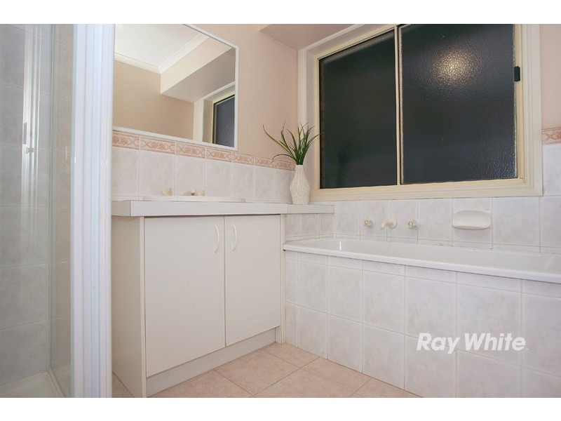 35 Earlsfield Drive, Berwick VIC 3806