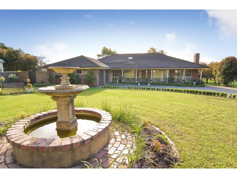 21 Jacques Road, Narre Warren North VIC 3804