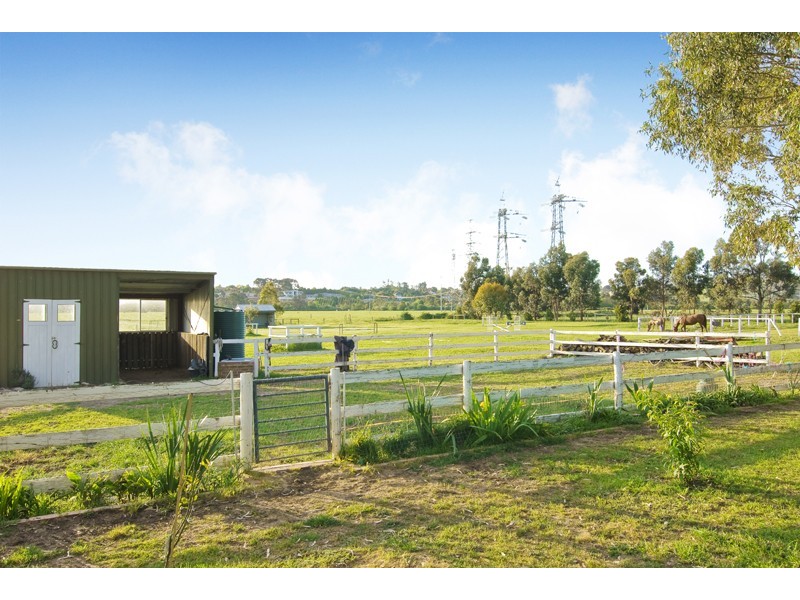 21 Jacques Road, Narre Warren North VIC 3804