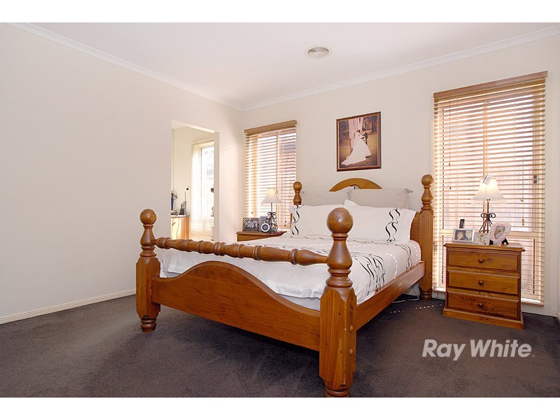 54 Allardice Parade, Berwick VIC 3806