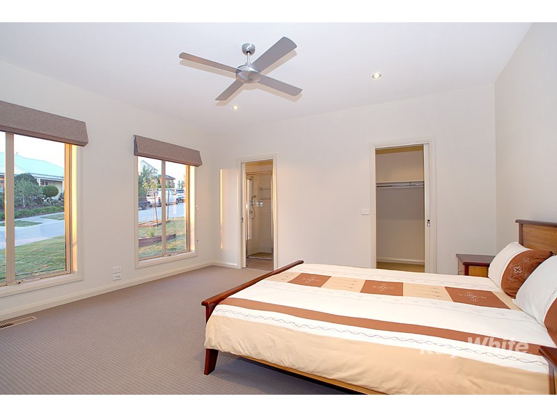 14 Yaldara Drive, Berwick VIC 3806