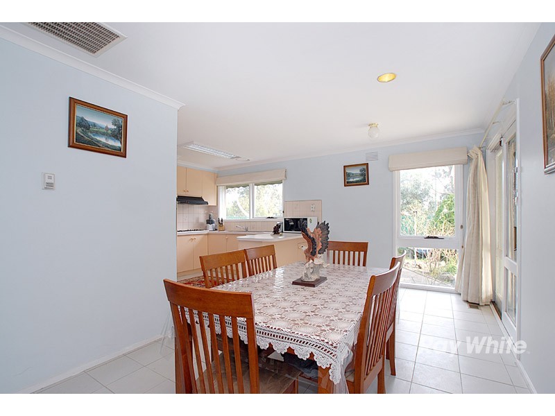 17 Carluke Court, Berwick VIC 3806