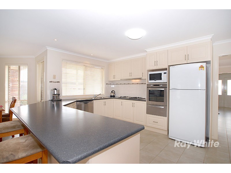 14 Daventry Court, Berwick VIC 3806