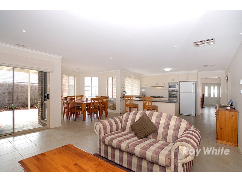 14 Daventry Court, Berwick VIC 3806