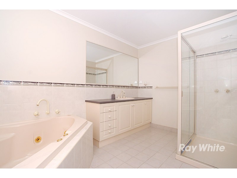 14 Daventry Court, Berwick VIC 3806