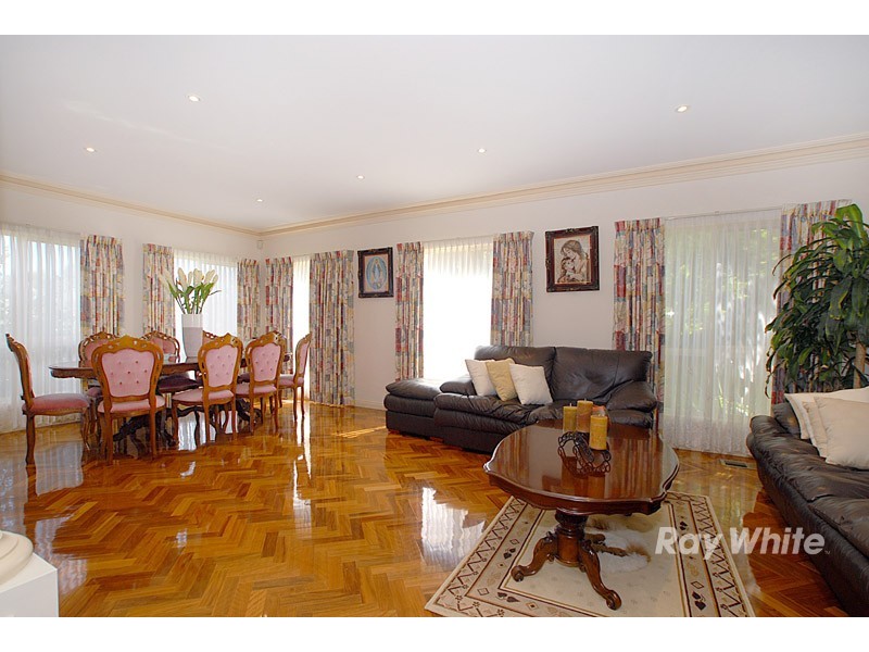 10-12 Cranston Close, Narre Warren North VIC 3804