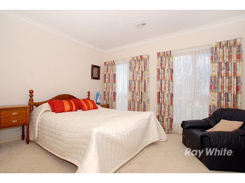 10-12 Cranston Close, Narre Warren North VIC 3804