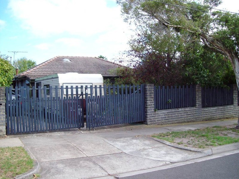 18 Gardiner Avenue, Dandenong North VIC 3175