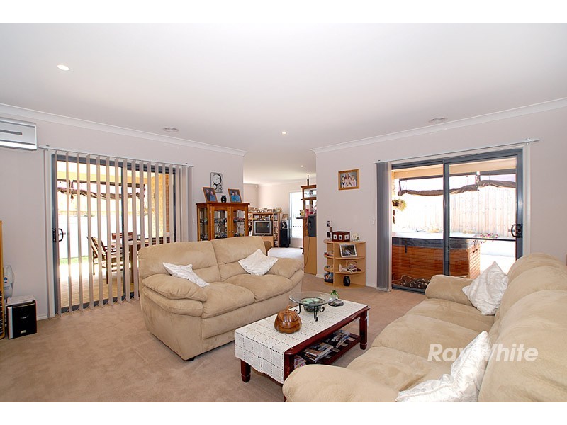 15 Daventry Court, Berwick VIC 3806