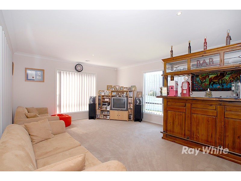 15 Daventry Court, Berwick VIC 3806