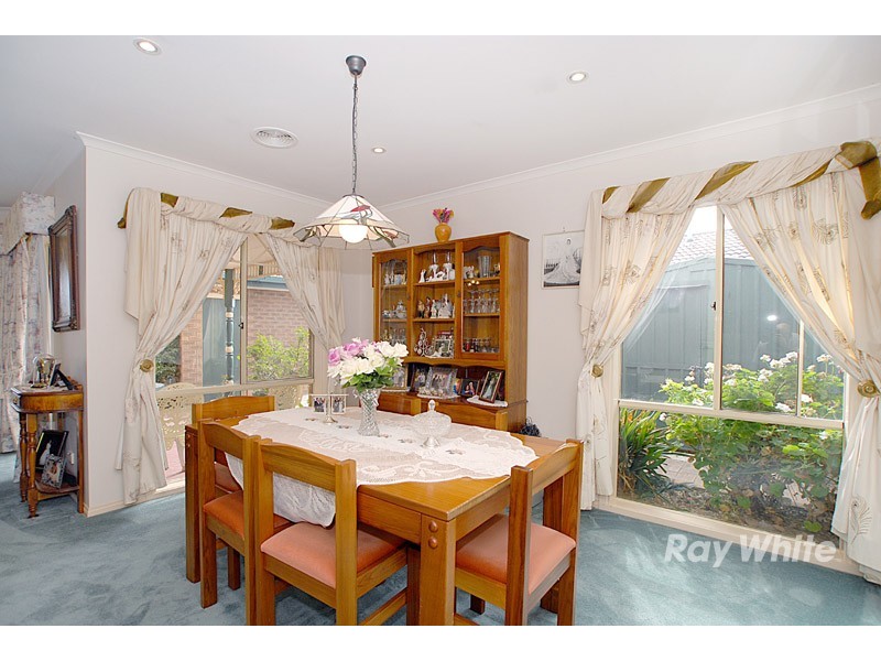 4 Playford Close, Berwick VIC 3806