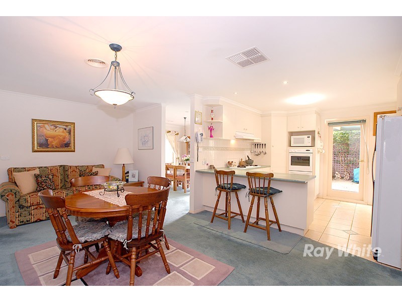 4 Playford Close, Berwick VIC 3806