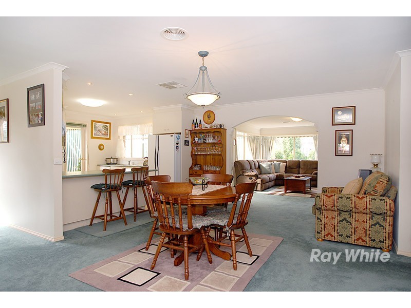 4 Playford Close, Berwick VIC 3806