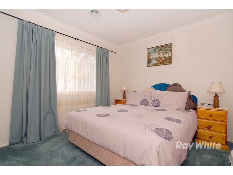 4 Playford Close, Berwick VIC 3806