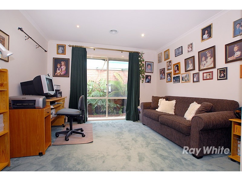 4 Playford Close, Berwick VIC 3806