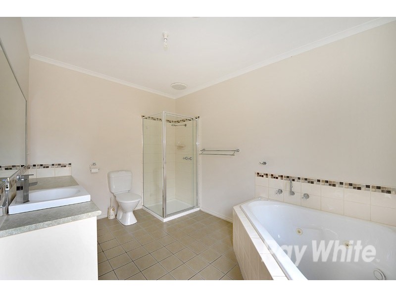 14 Southgate Drive, Berwick VIC 3806