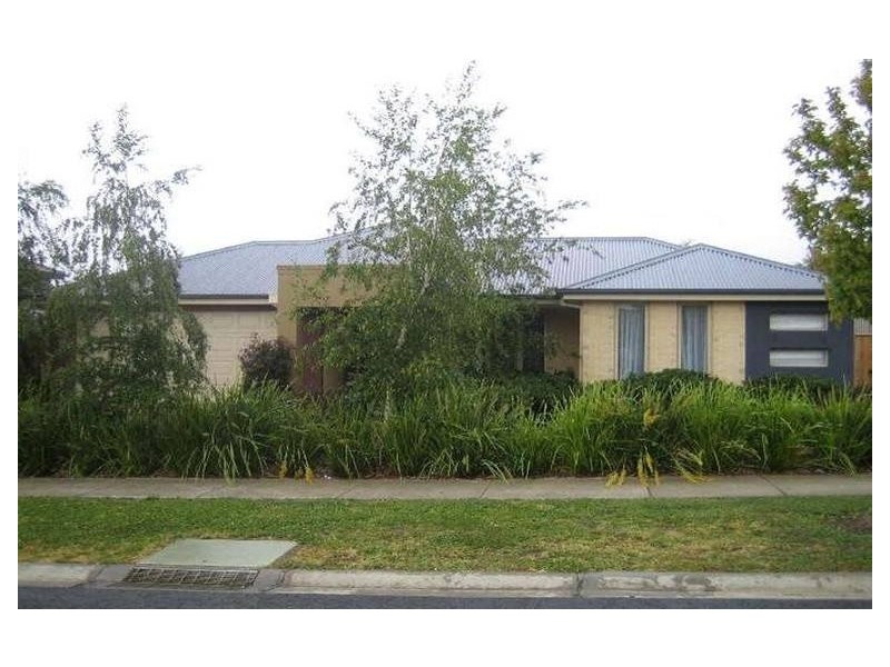 6 Cedarwood Crescent, Berwick VIC 3806