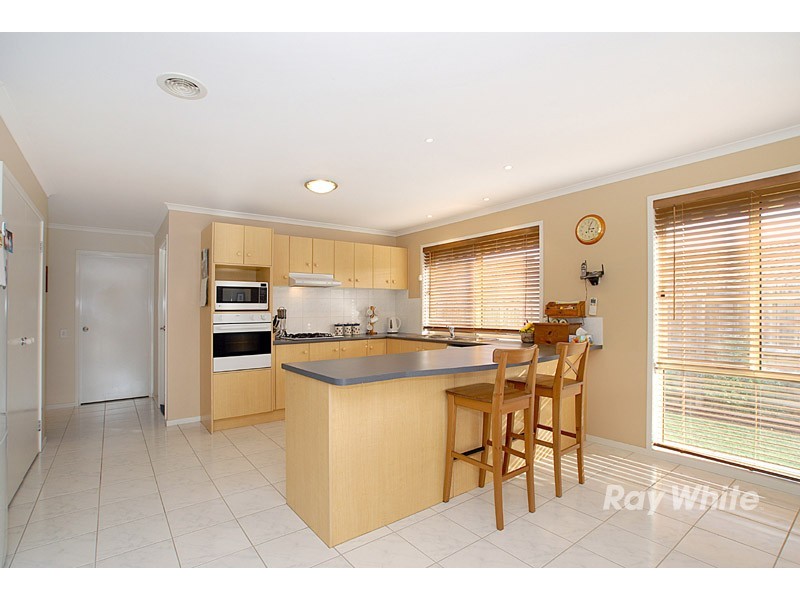 19 Charles Conder Place, Berwick VIC 3806