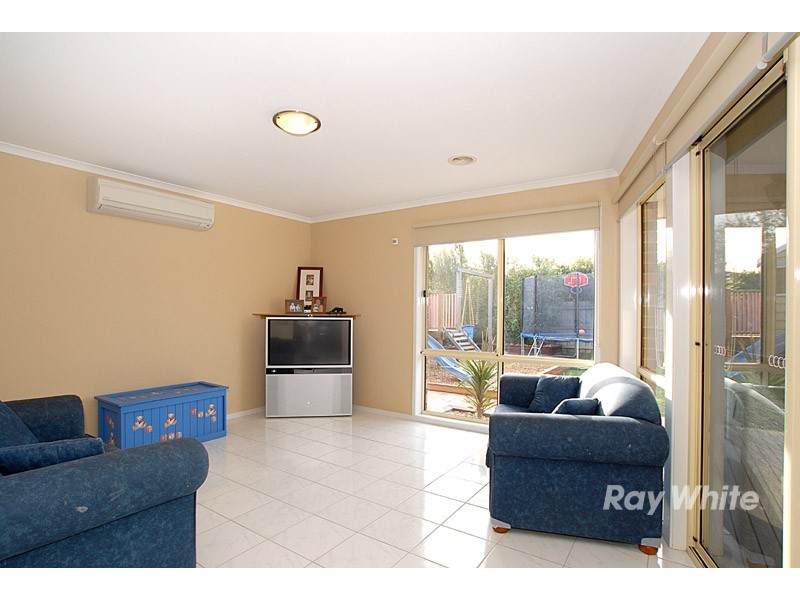 19 Charles Conder Place, Berwick VIC 3806
