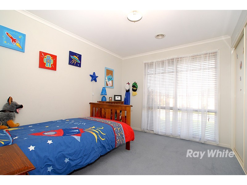 19 Charles Conder Place, Berwick VIC 3806