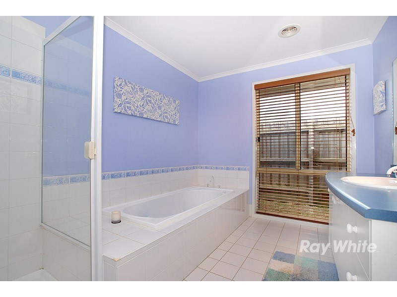19 Charles Conder Place, Berwick VIC 3806