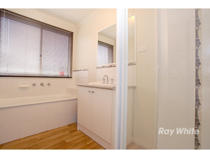 4 Red Gum Circuit, Pakenham VIC 3810