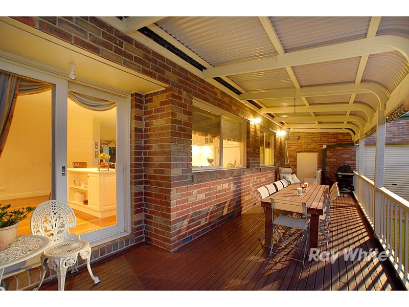 104 Earlsfield Drive, Berwick VIC 3806