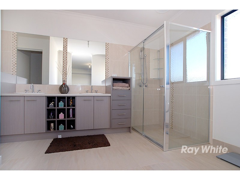 47 Bryn Mawr Boulevard, Berwick VIC 3806