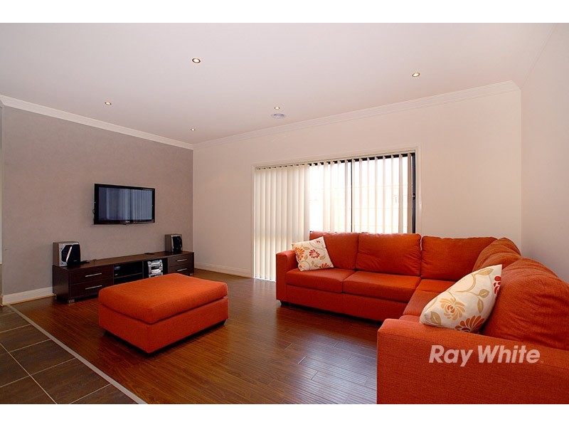 37 Red Gum Circuit, Pakenham VIC 3810