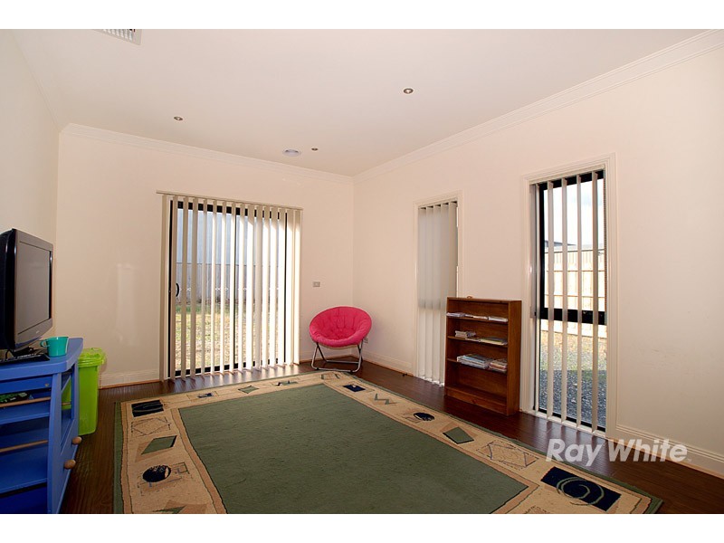 37 Red Gum Circuit, Pakenham VIC 3810