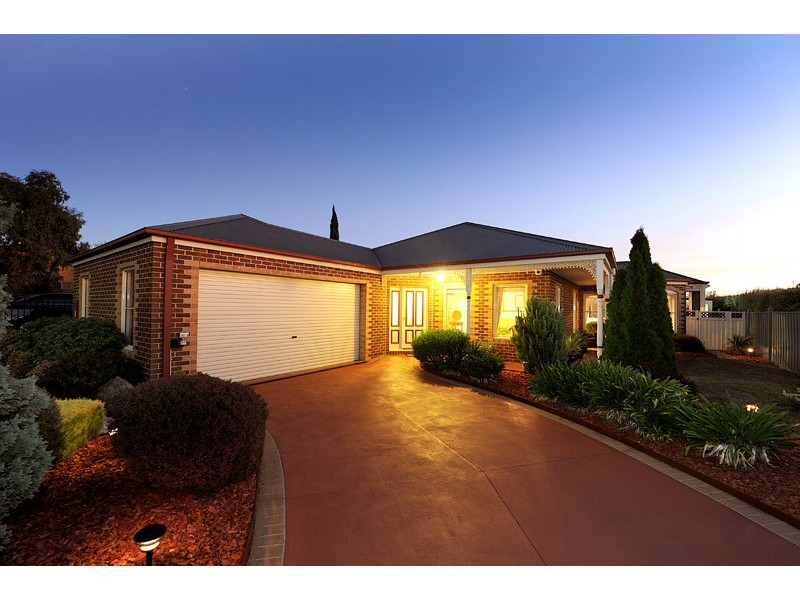 9 Bergamot Place, Berwick VIC 3806