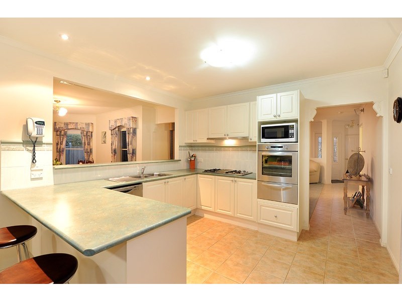 9 Bergamot Place, Berwick VIC 3806