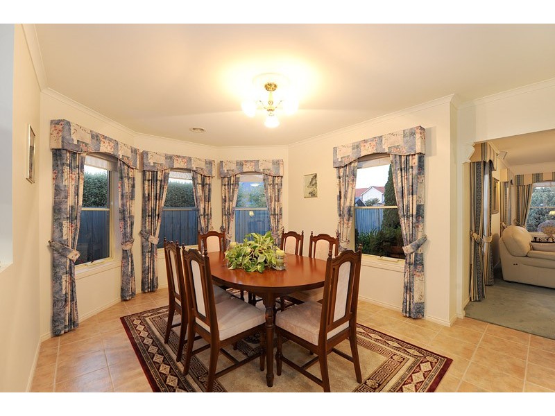 9 Bergamot Place, Berwick VIC 3806