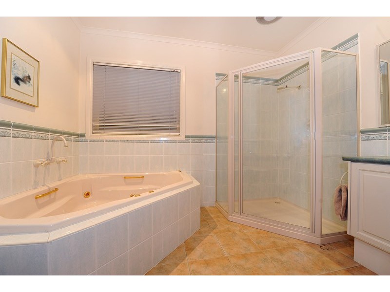 9 Bergamot Place, Berwick VIC 3806