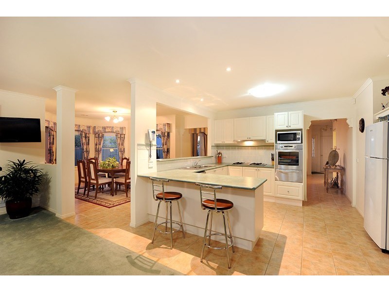 9 Bergamot Place, Berwick VIC 3806