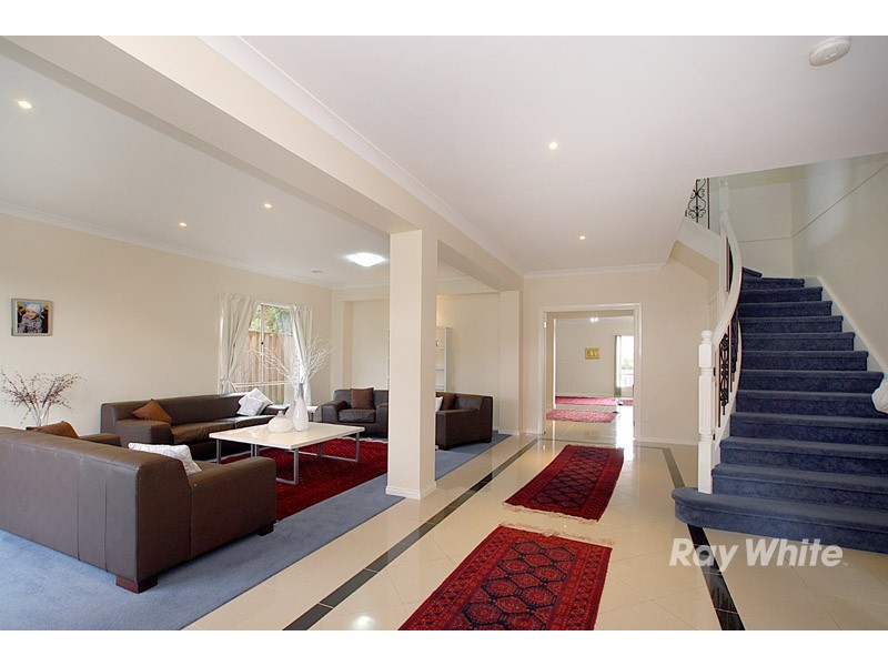 17 Lincoln Avenue, Berwick VIC 3806