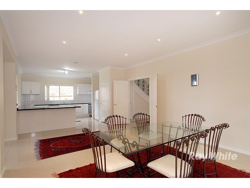 17 Lincoln Avenue, Berwick VIC 3806