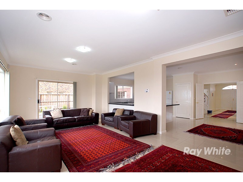 17 Lincoln Avenue, Berwick VIC 3806