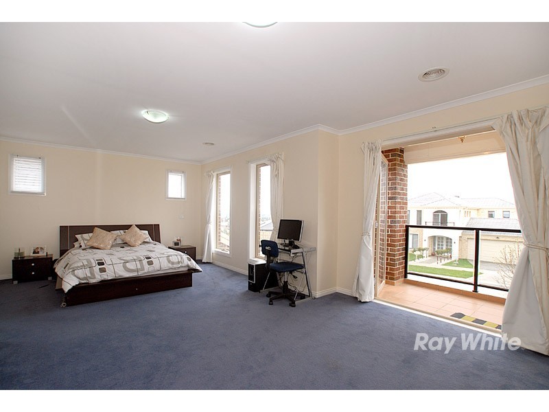 17 Lincoln Avenue, Berwick VIC 3806