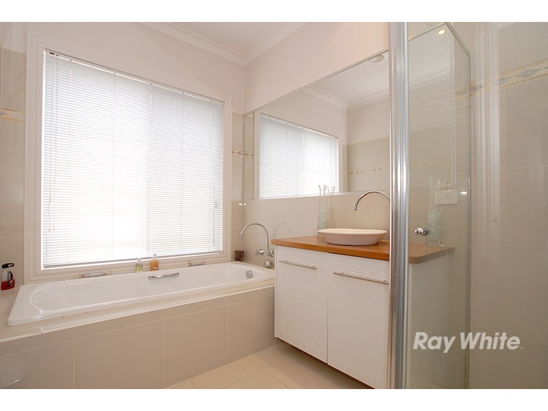 1 Kurnwill Place, Berwick VIC 3806