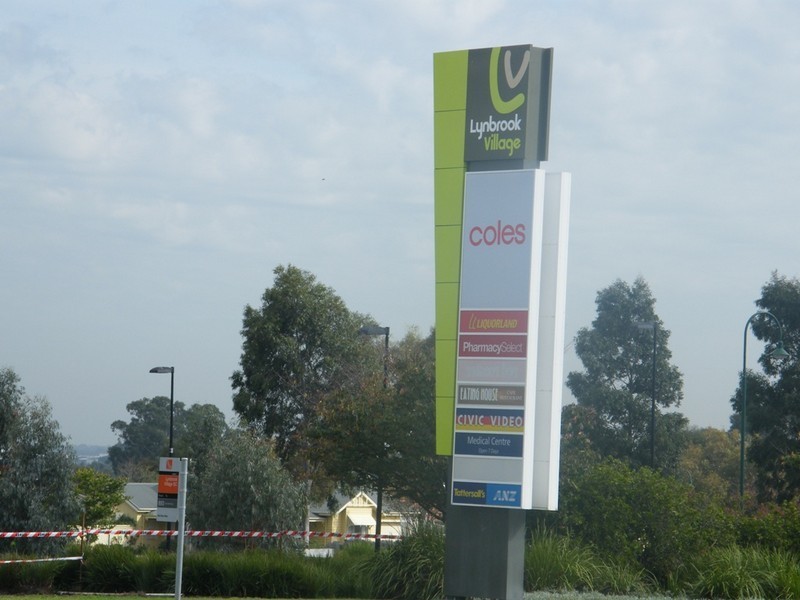 2/12 Kingsfield Crescent, Lynbrook VIC 3975