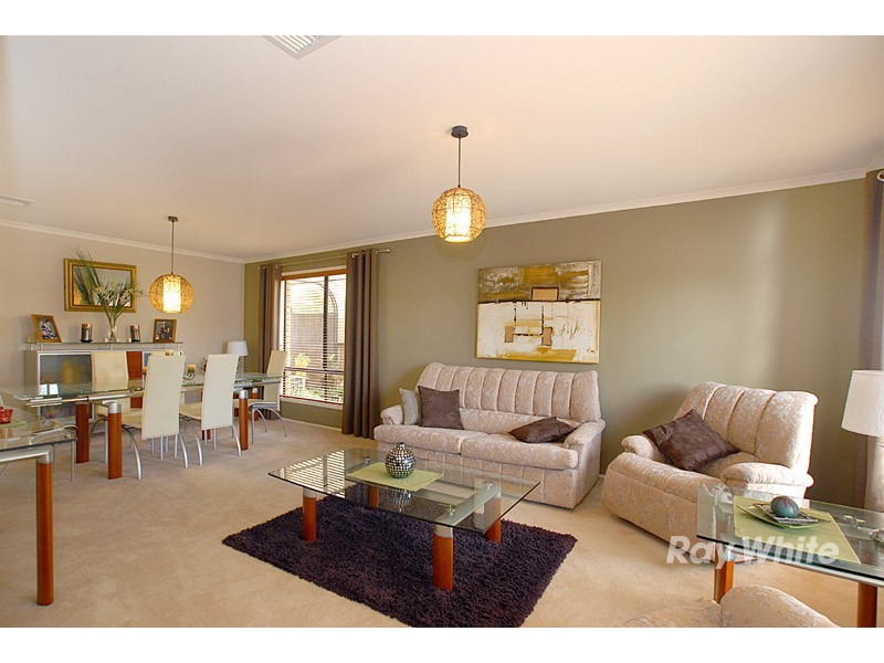15 Beethoven Drive, Narre Warren South VIC 3805