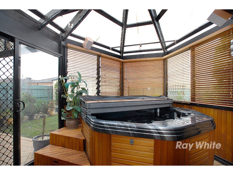 15 Beethoven Drive, Narre Warren South VIC 3805