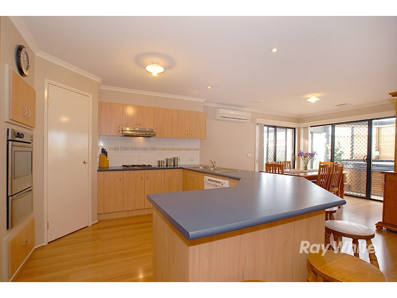 15 Beethoven Drive, Narre Warren South VIC 3805