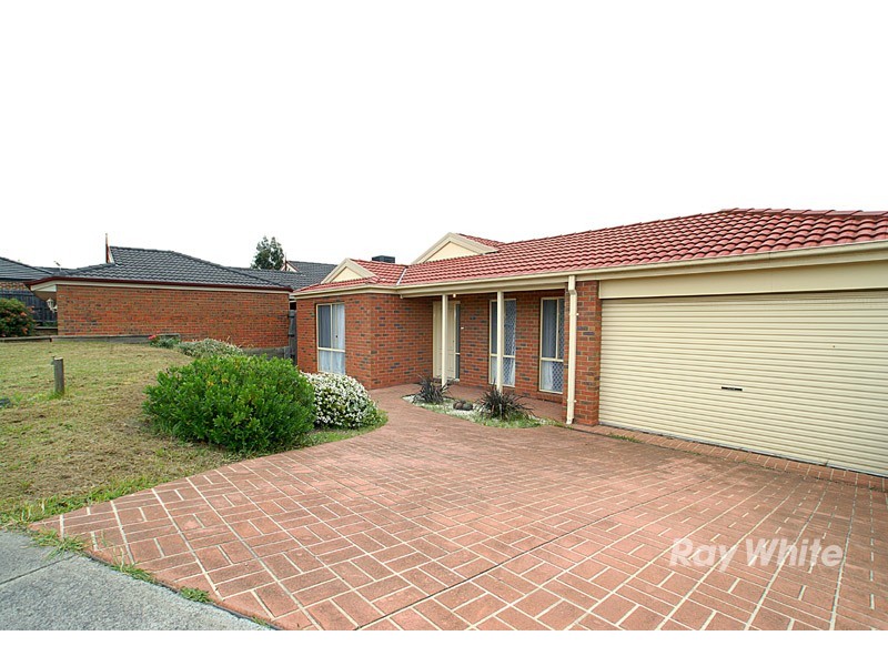 15 Marina Court, Berwick VIC 3806